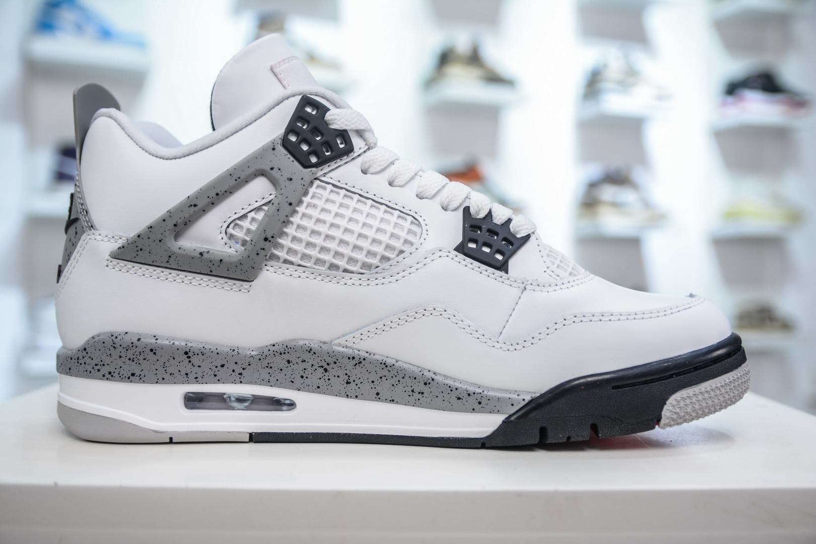 NIKE AIR JORDAN 4 AJ4 Retro "White Cement"