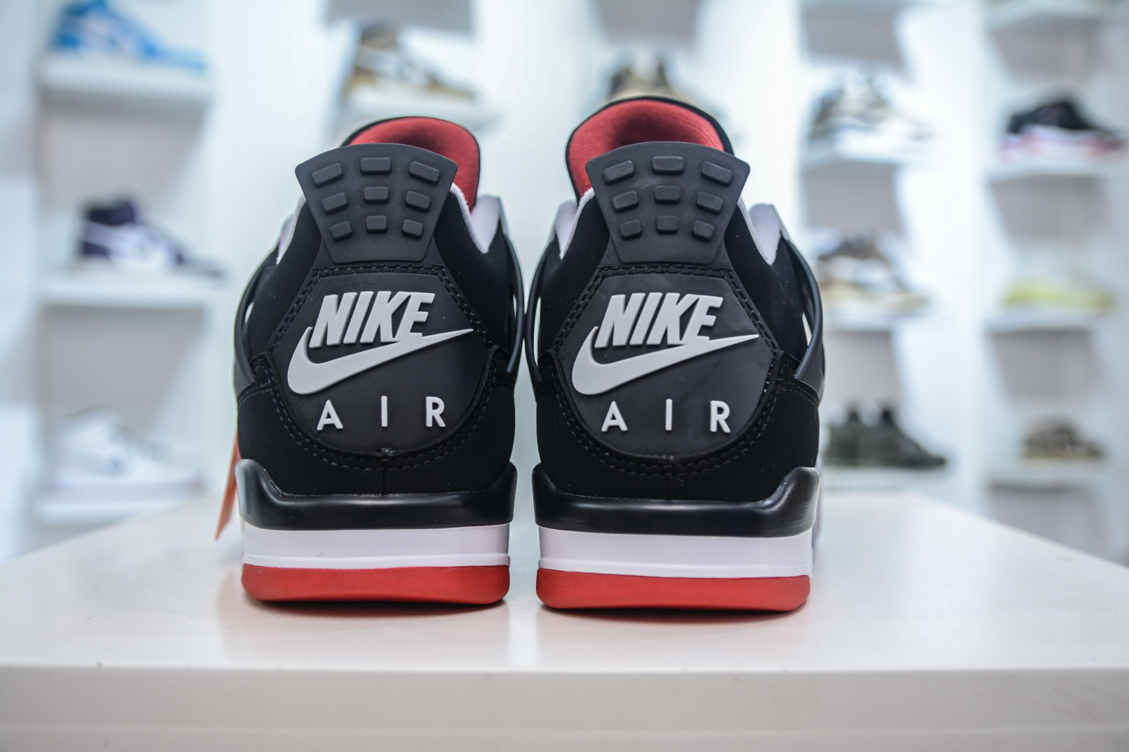 NIKE AIR JORDAN 4 AJ4 Retro Bull