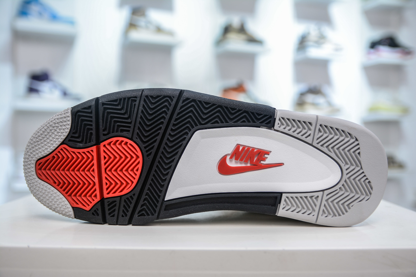 NIKE AIR JORDAN 4 AJ4 Retro "White Cement"