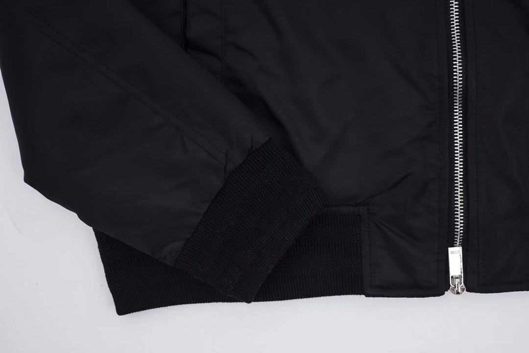 【DIOR公式旗艦店】ディオール ジャケット 綿入り ご好評に付き再入荷！