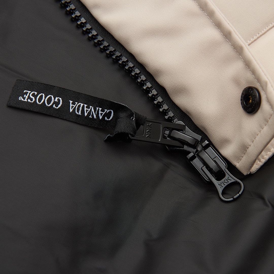 【Canada Goose 公式 旗艦店】ダウンベスト、ご好評に付き再入荷！