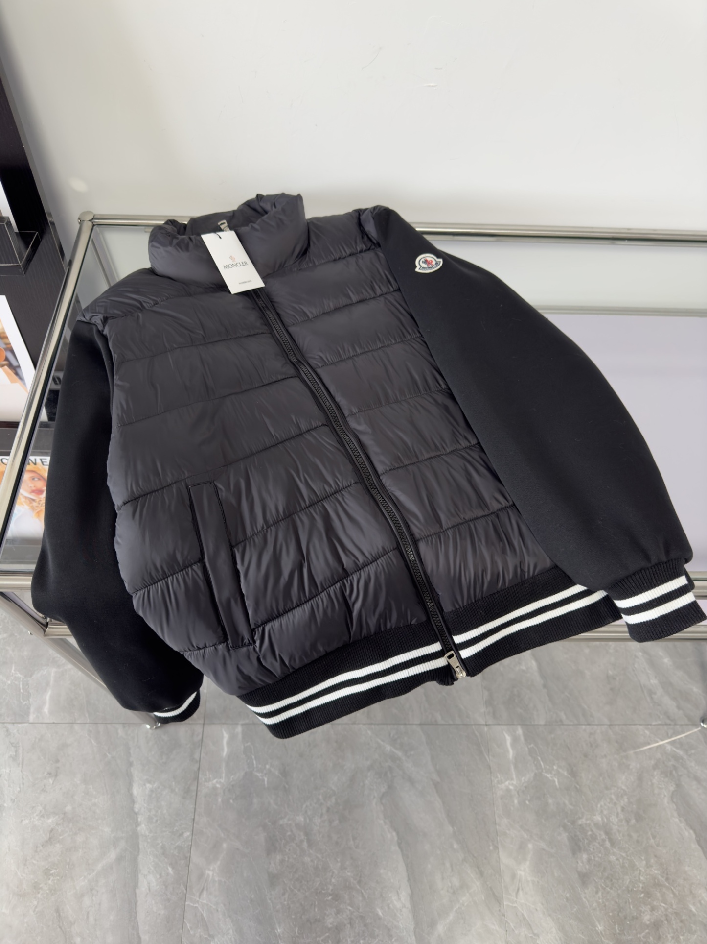 【Moncler】 ダウンジャケット大特価開催