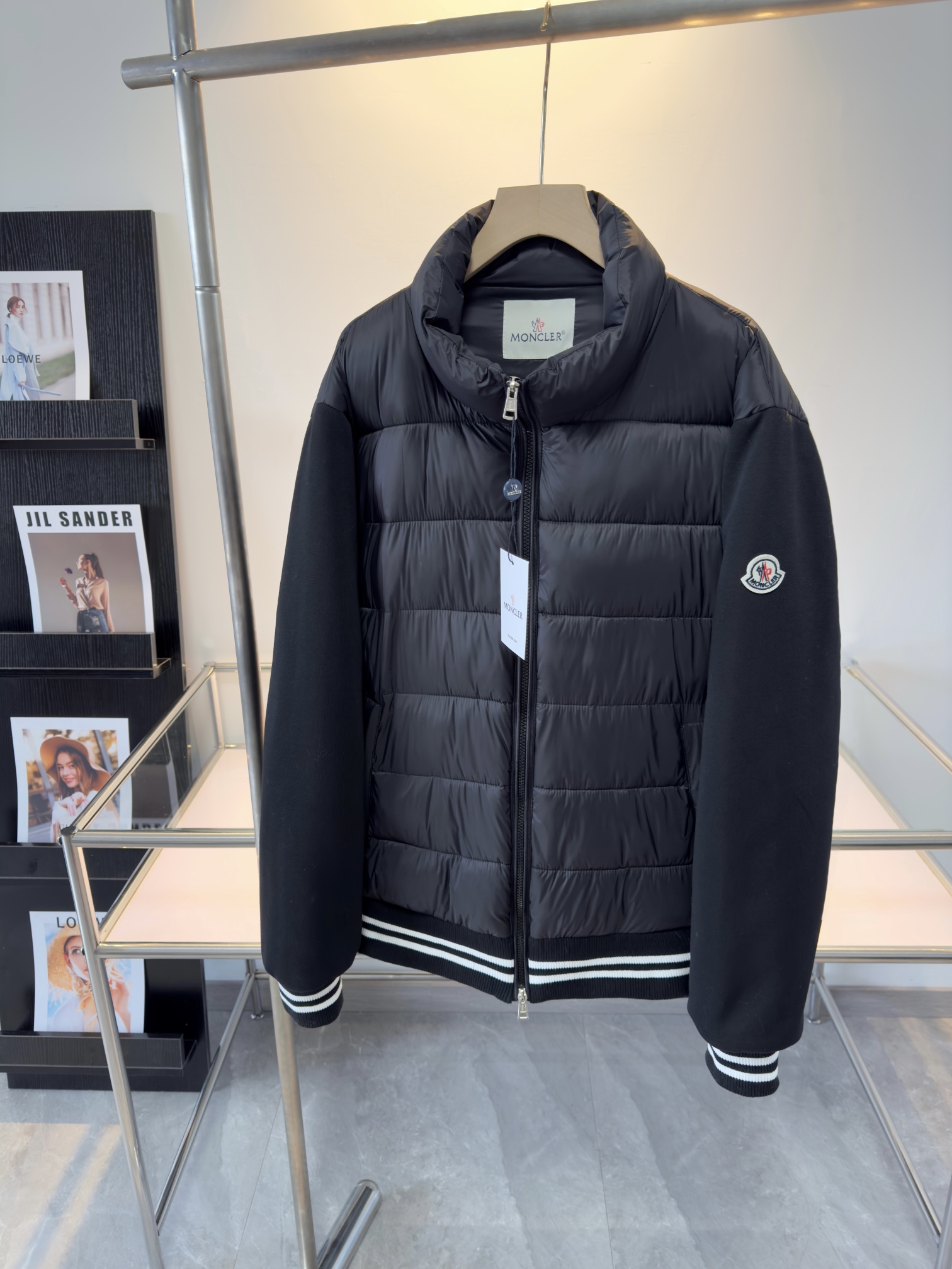 【Moncler】 ダウンジャケット大特価開催