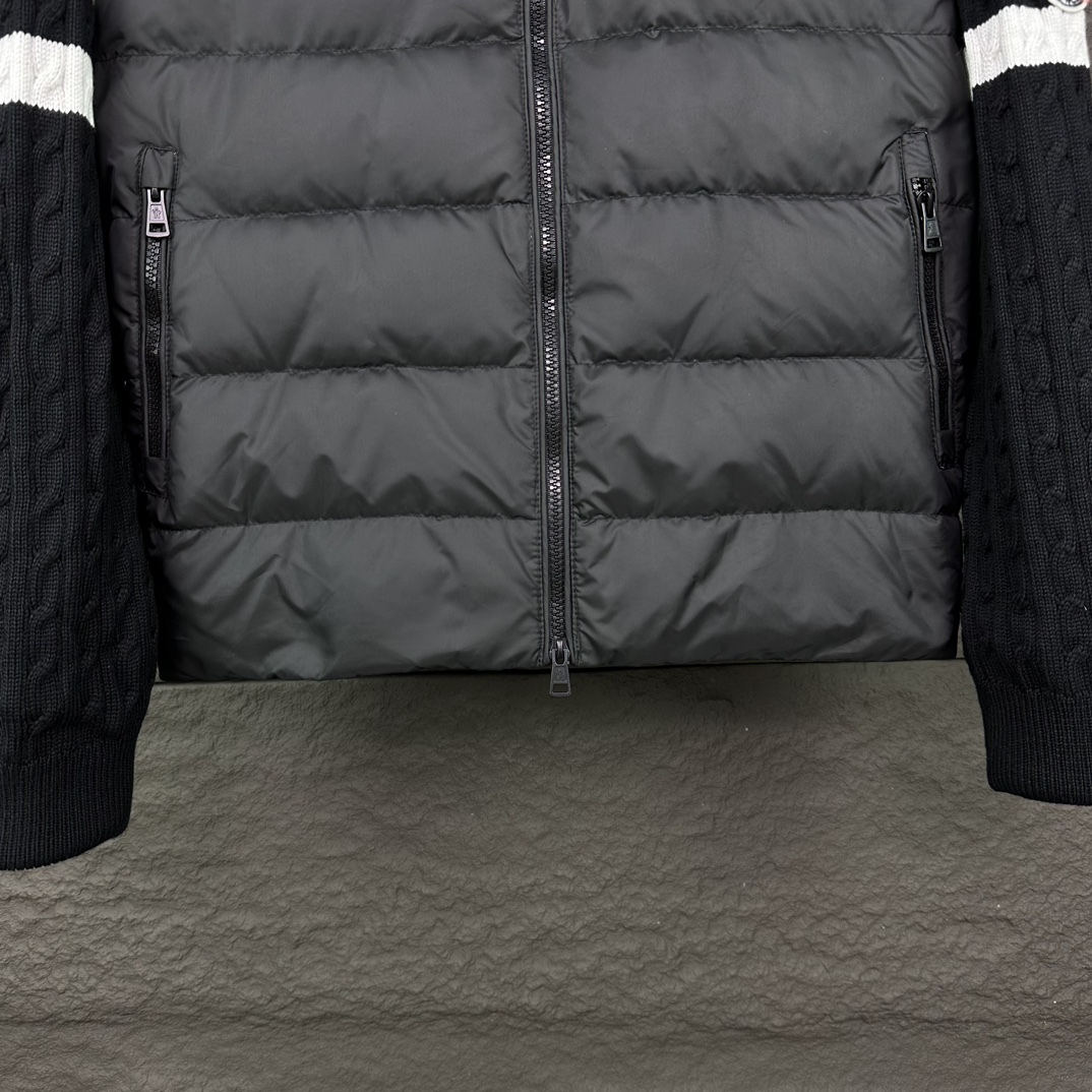 【Moncler】 ダウンジャケット大特価開催