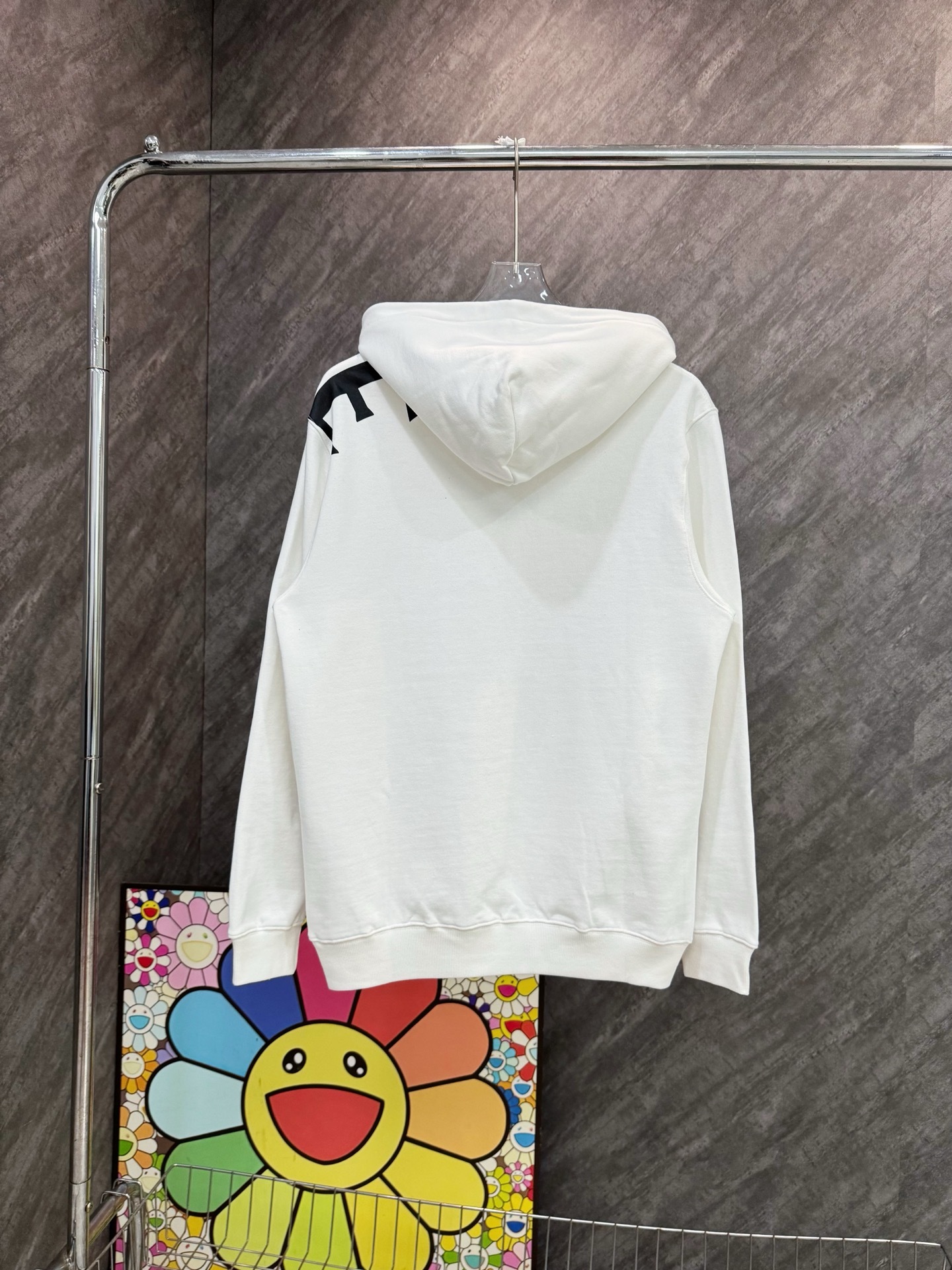 【 LOEWE旗艦店】ご好評に付き再入荷！！