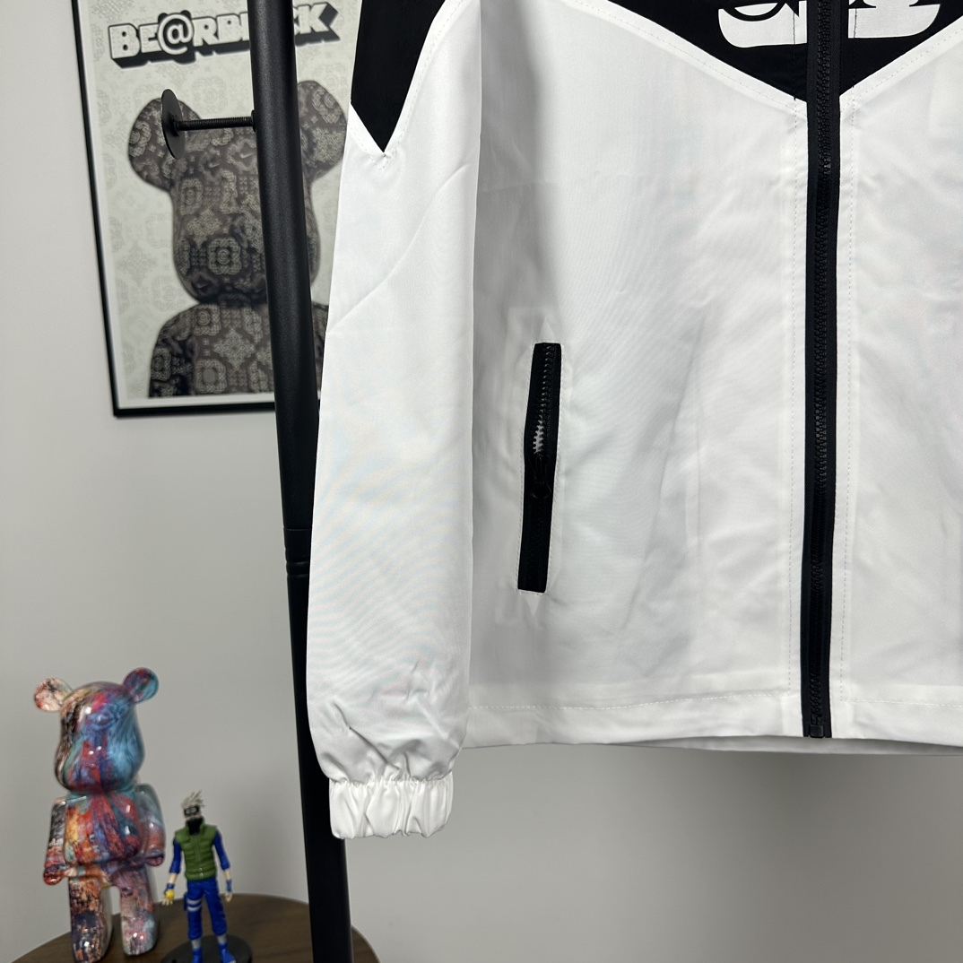 【 ARMANI旗艦店】ご好評に付き再入荷！！