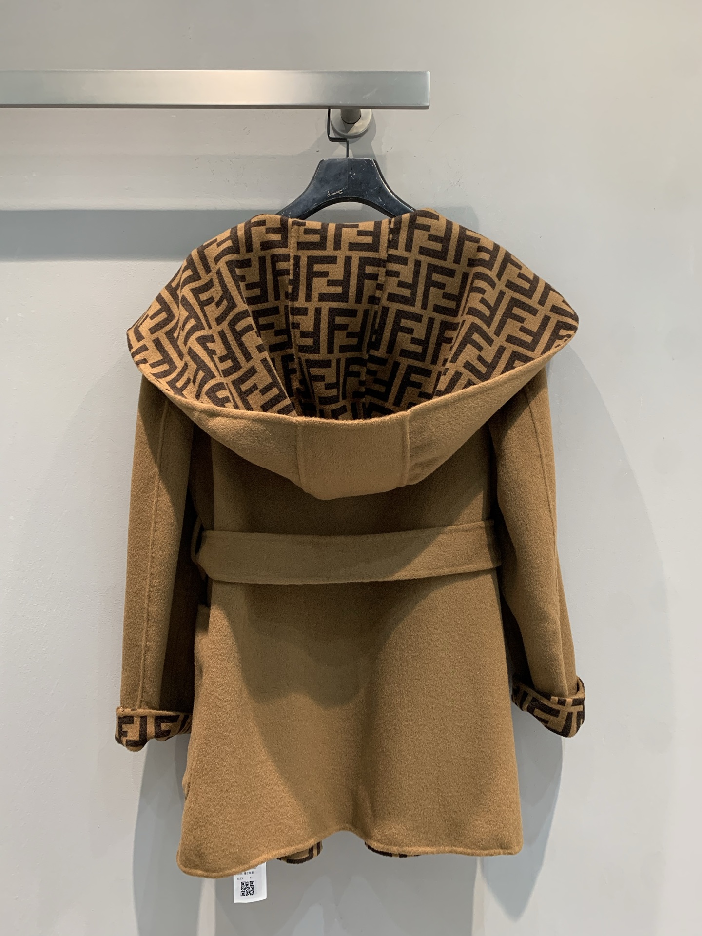 【FENDI旗艦店】フェンディ オーバーコート ご好評に付き再入荷！