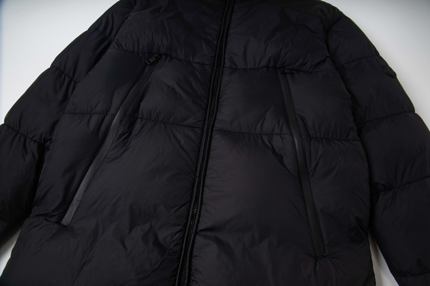 【MONCLER 公式旗艦店】モンクレール ダウンジャケット ご好評に付き再入荷！