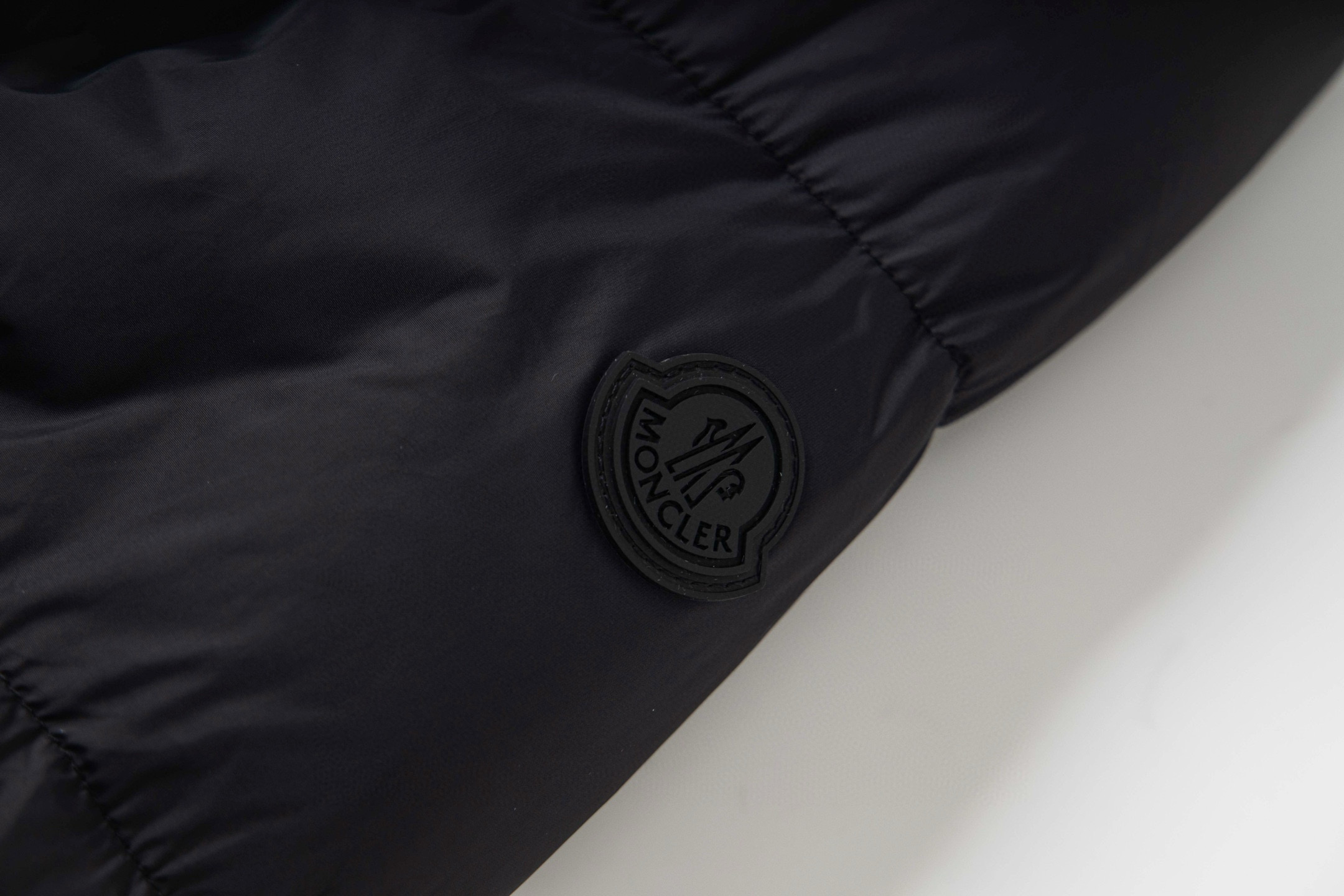 【MONCLER 公式旗艦店】モンクレール ダウンジャケット ご好評に付き再入荷！