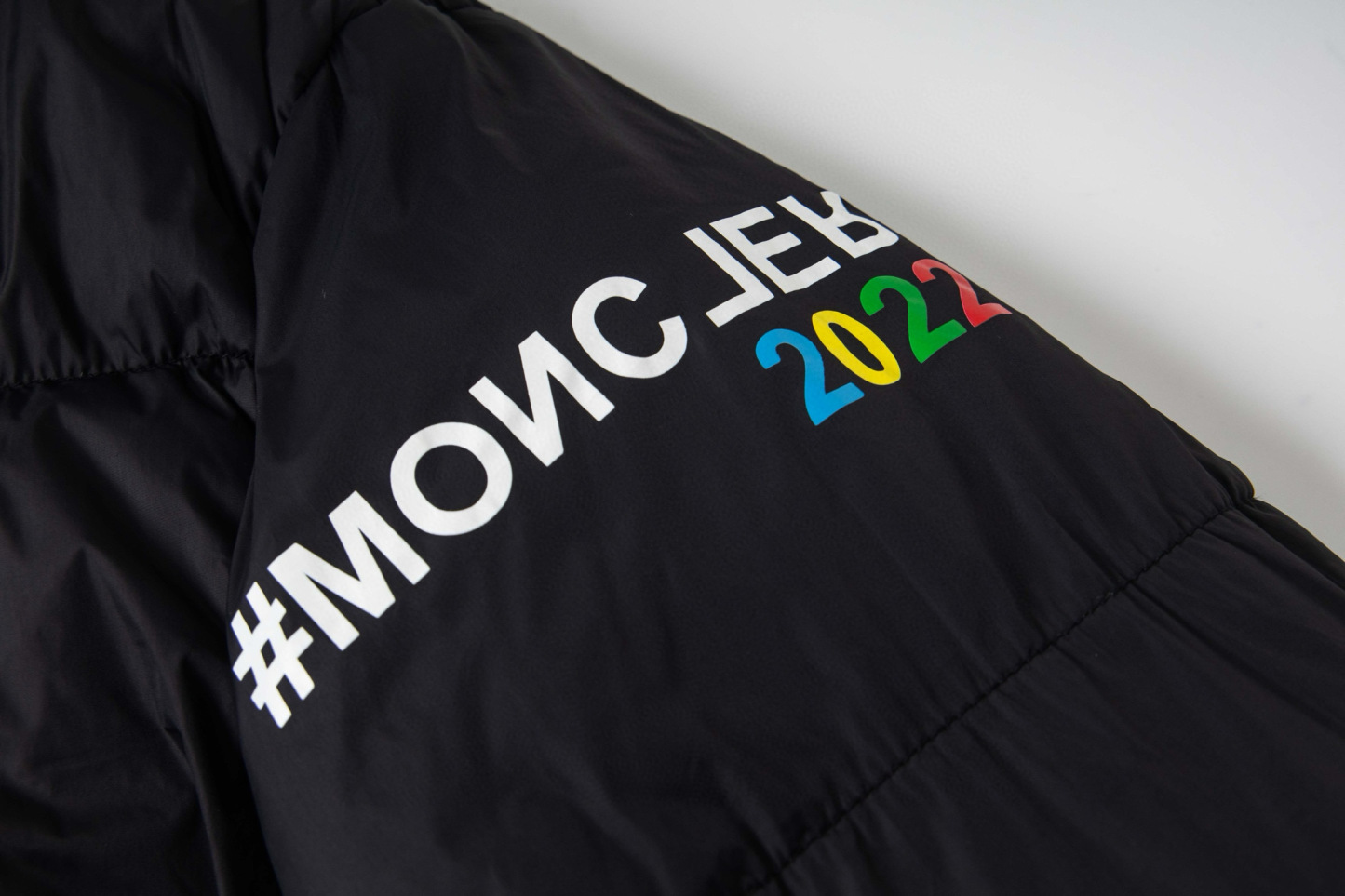 【MONCLER 公式旗艦店】モンクレール ダウンジャケット ご好評に付き再入荷！