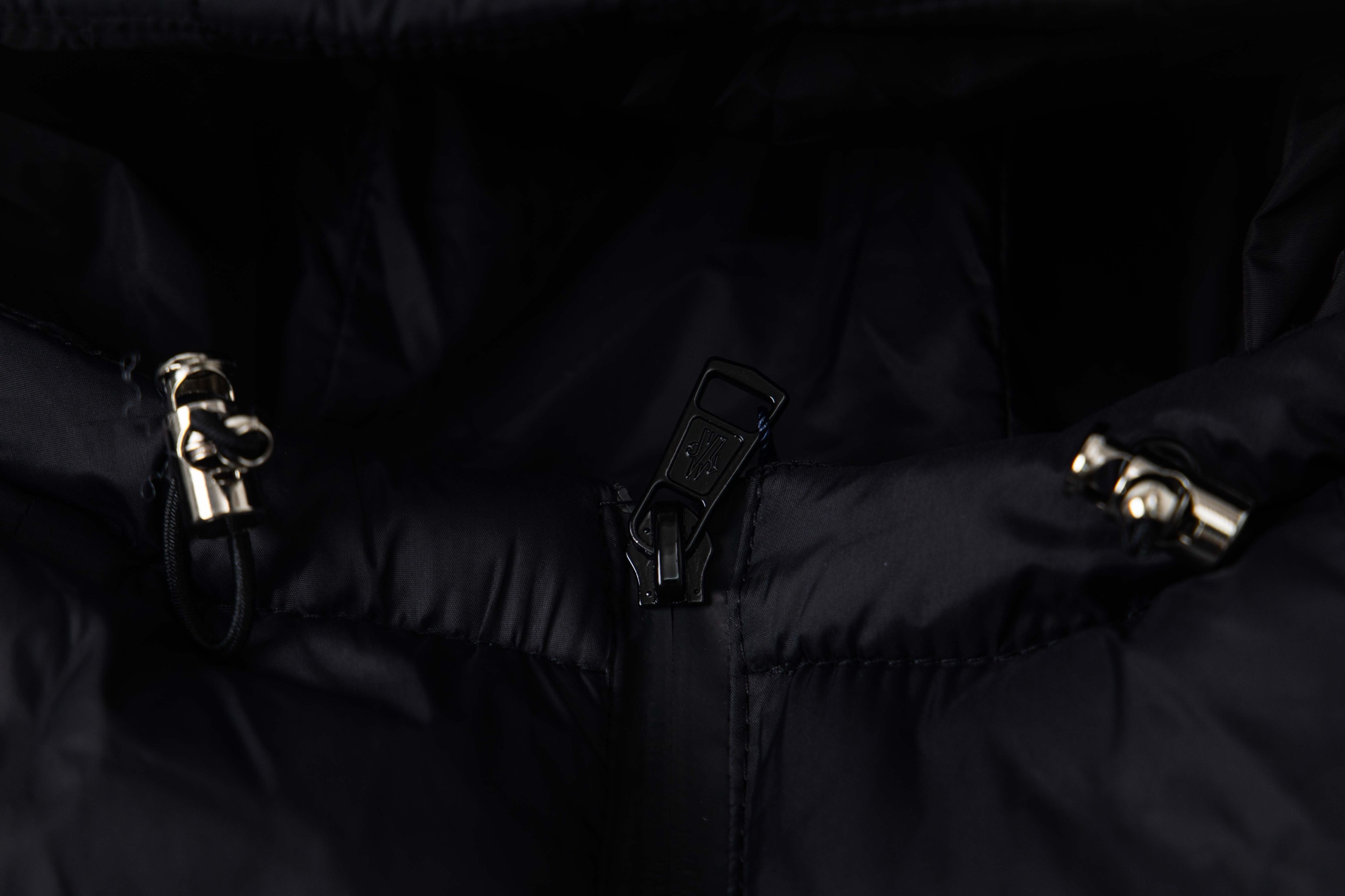 【MONCLER 公式旗艦店】モンクレール ダウンジャケット ご好評に付き再入荷！