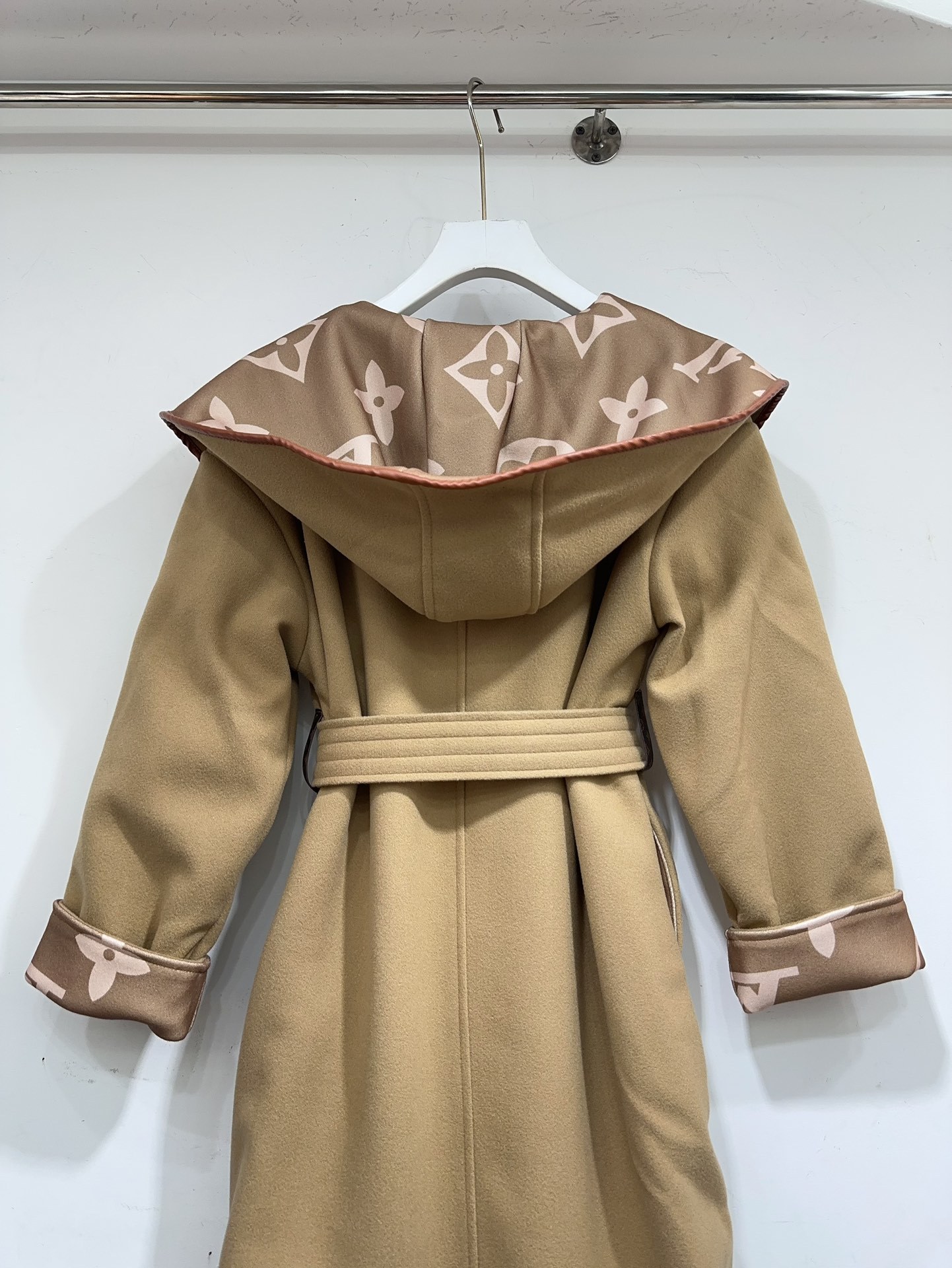 【LOUIS VUITTON旗艦店】ルイヴィトン ロングコート ご好評に付き再入荷！