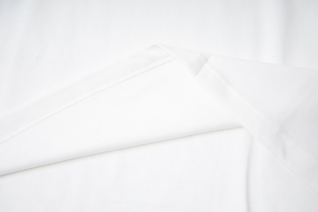【BALENCIAGA】V ネック長袖 T シャツ