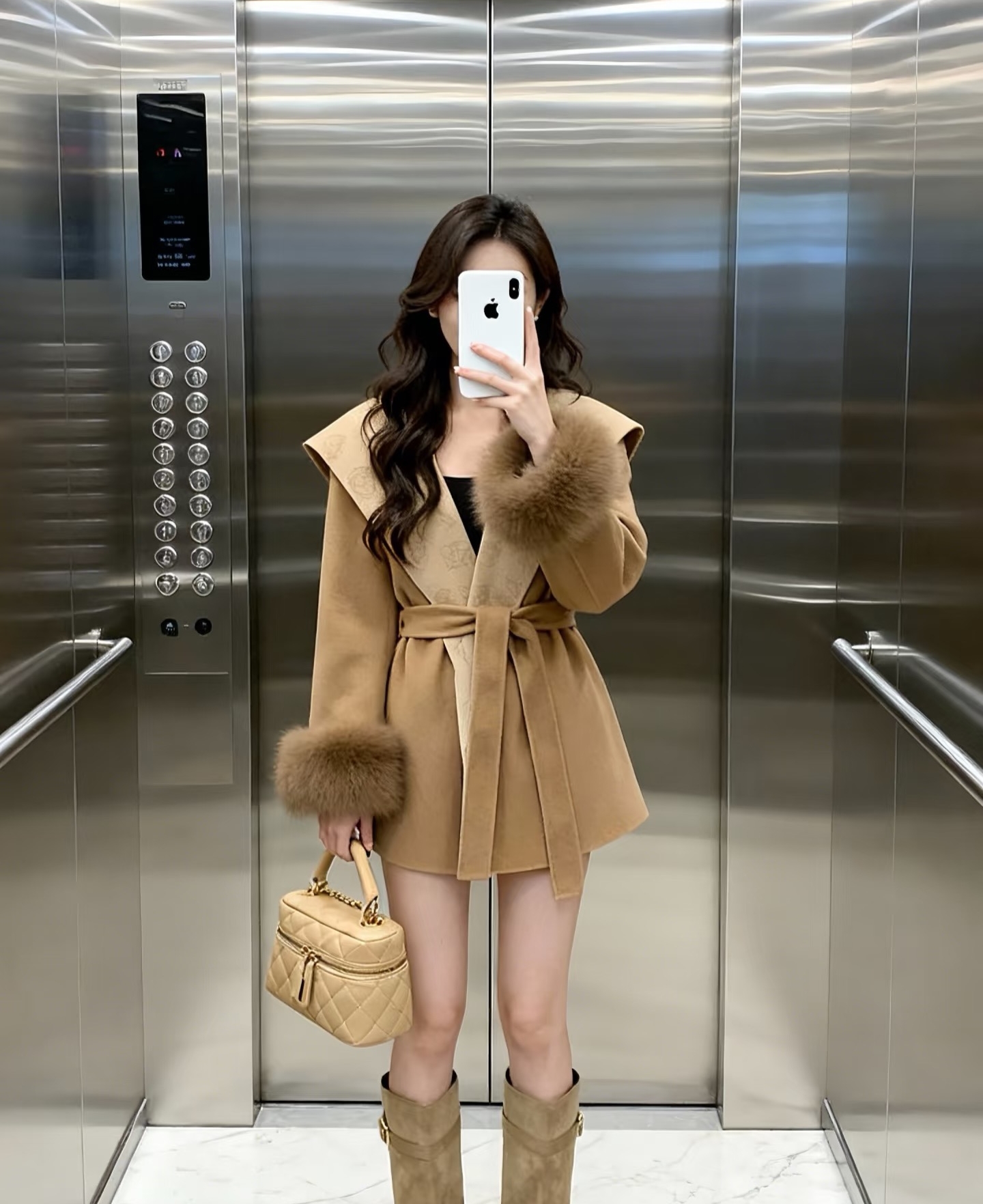 【LOUIS VUITTON旗艦店】ルイヴィトン ミドル丈のコート ご好評に付き再入荷！