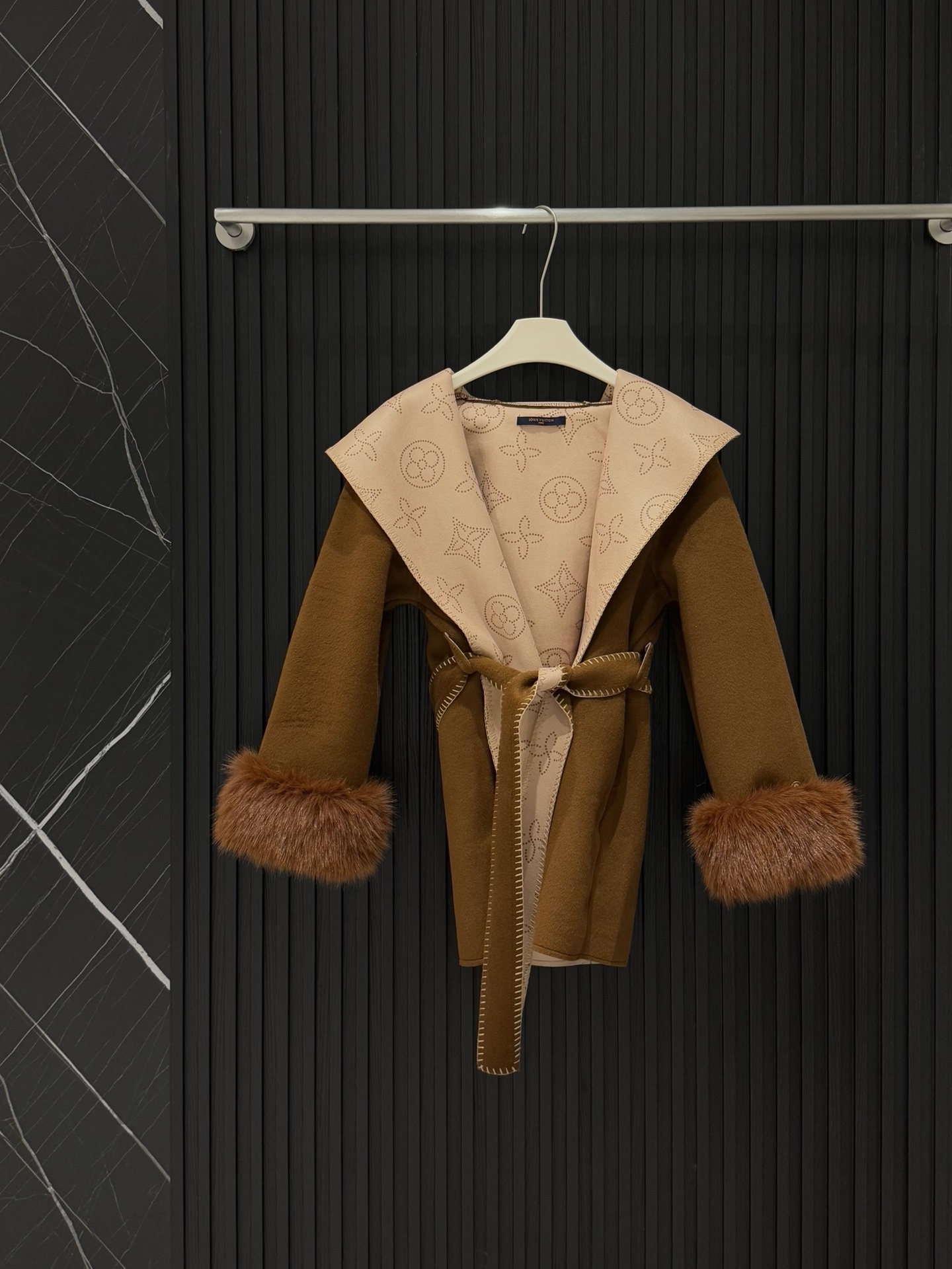 【LOUIS VUITTON旗艦店】ルイヴィトン オーバーコート ご好評に付き再入荷！