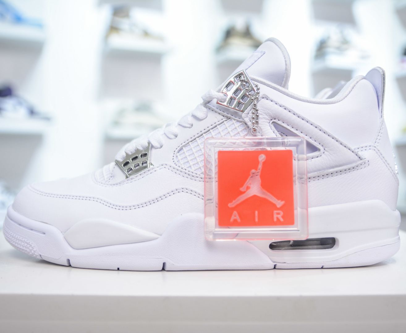 NIKE AIR JORDAN 4 AJ4 Retro Bull