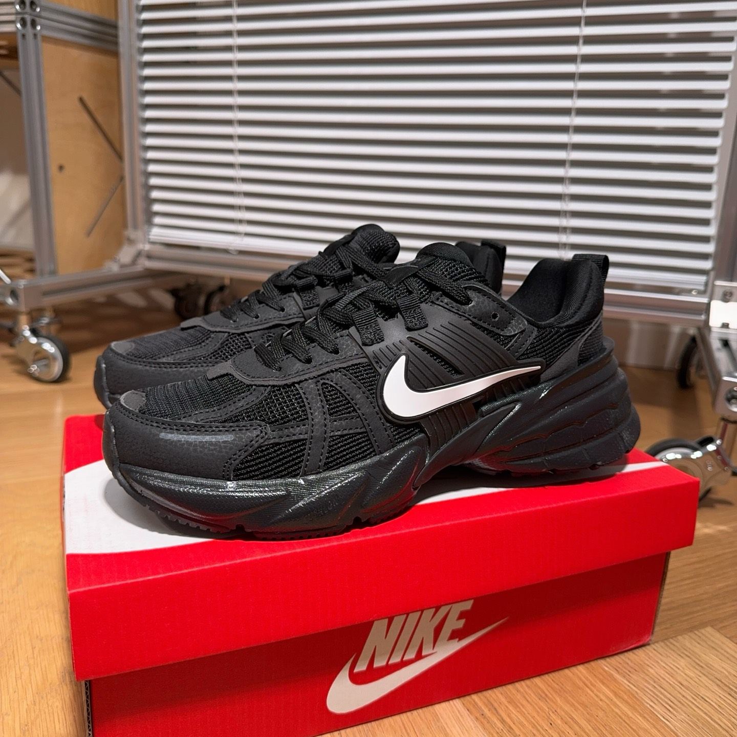 Nike V2K Run Retro - クロット × ナイキ エアフォース1