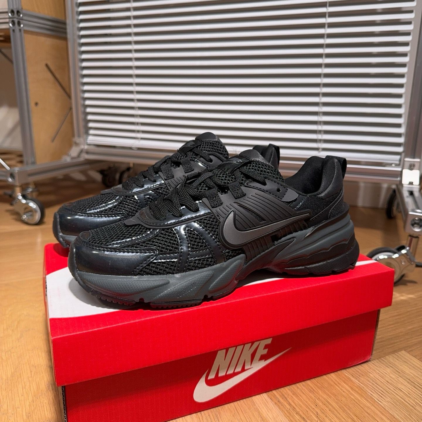 Nike V2K Run Retro - クロット × ナイキ エアフォース1