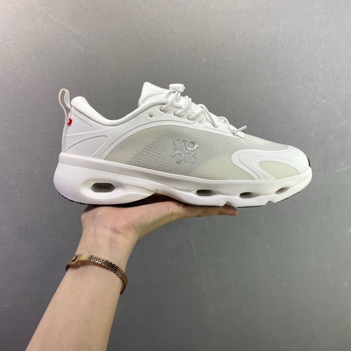 【超人気】LOEWE *ON CloudTec 軽量・快適 ローカット 多機能カジュアルスニーカー