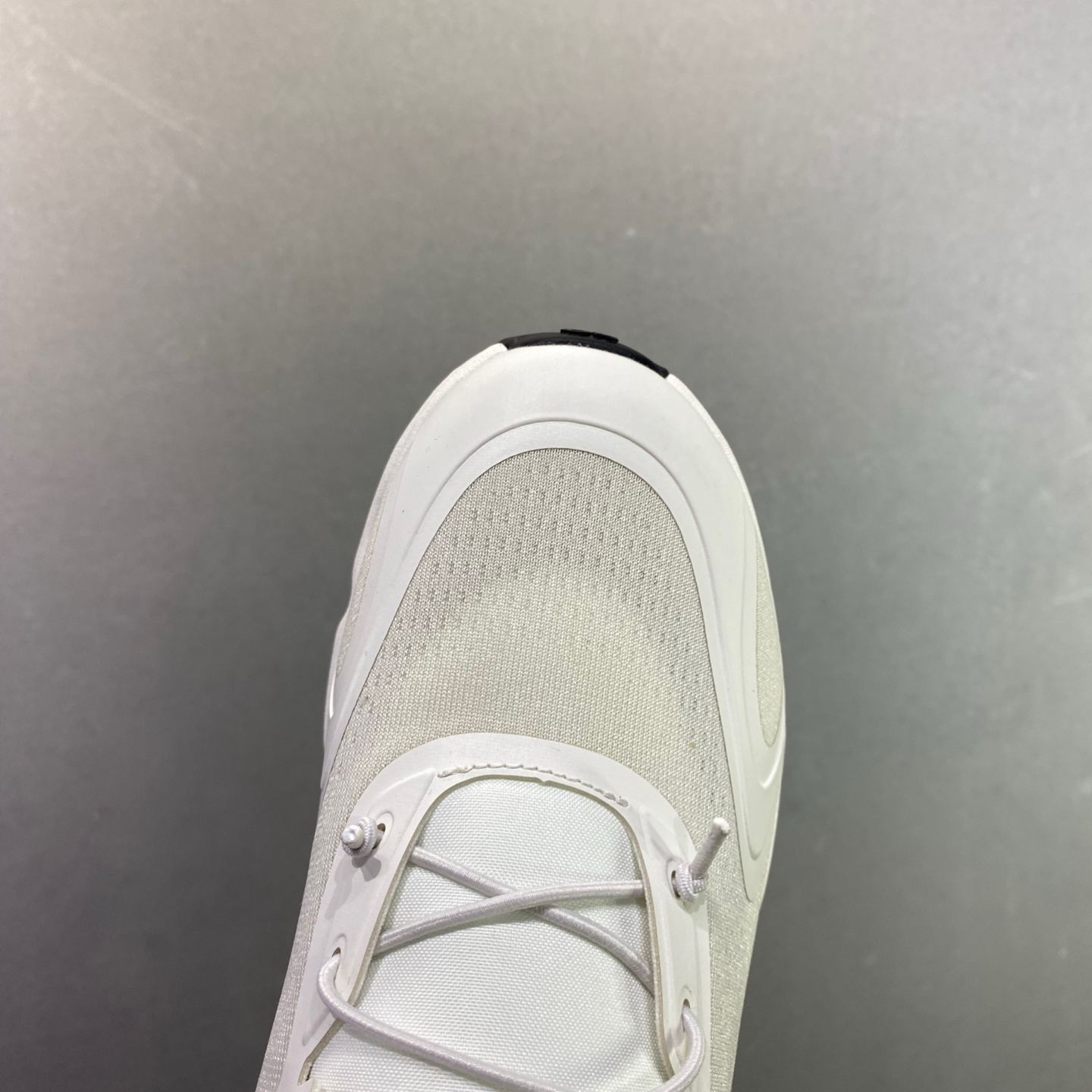 【超人気】LOEWE *ON CloudTec 軽量・快適 ローカット 多機能カジュアルスニーカー