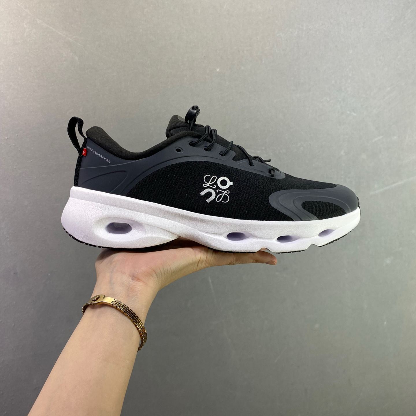 【超人気】LOEWE *ON CloudTec 軽量・快適 ローカット 多機能カジュアルスニーカー