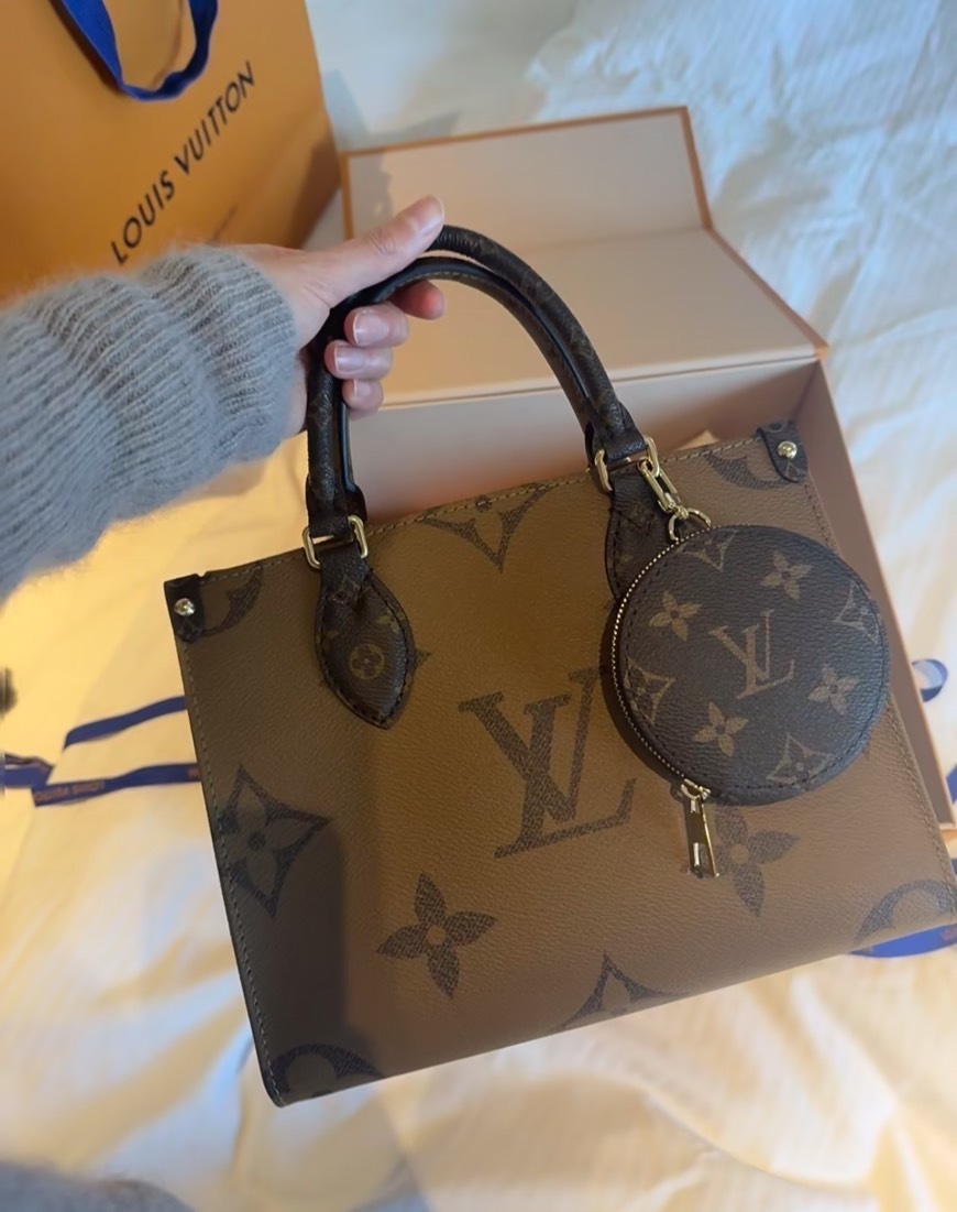 【気分に合わせて選べる♪】Louis Vuitton オンザゴー PM  25cm