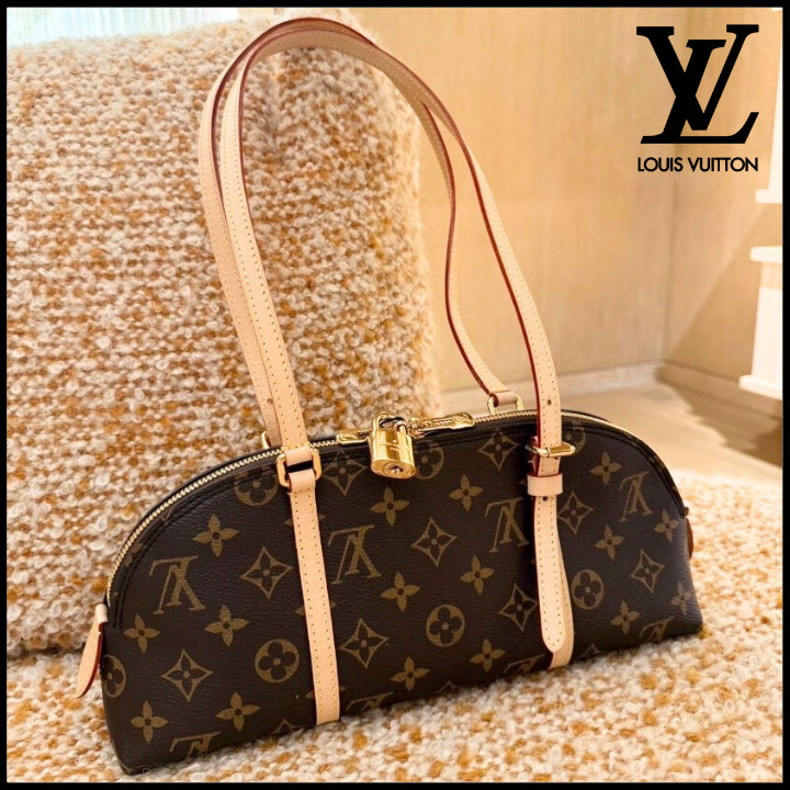 【大人気の名品バッグ♪】Louis Vuitton スクワイア EW