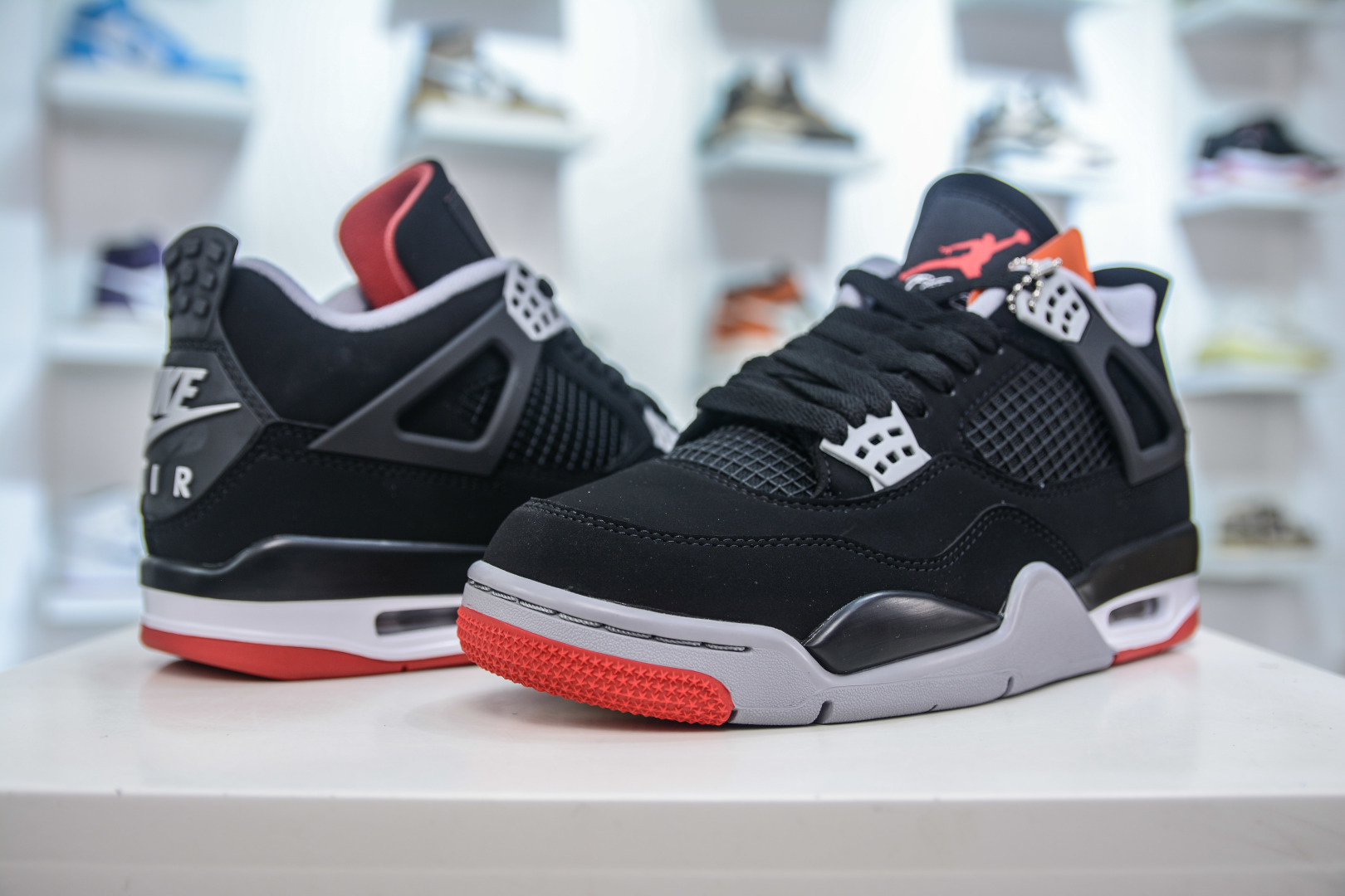 NIKE AIR JORDAN 4 AJ4 Retro Bull