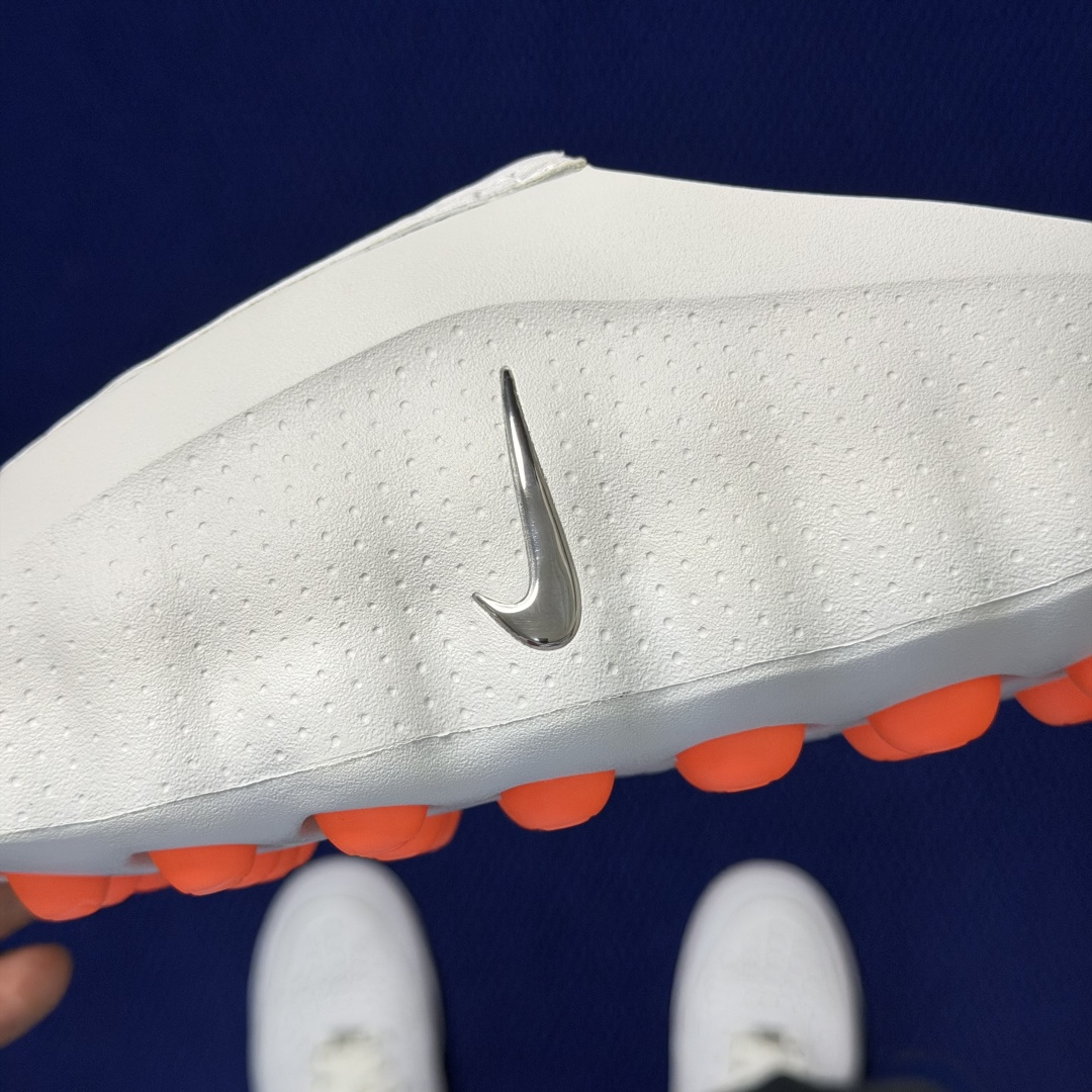 【超人気】Nike Mind 001 