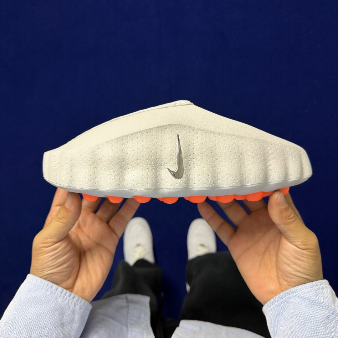 【超人気】Nike Mind 001 