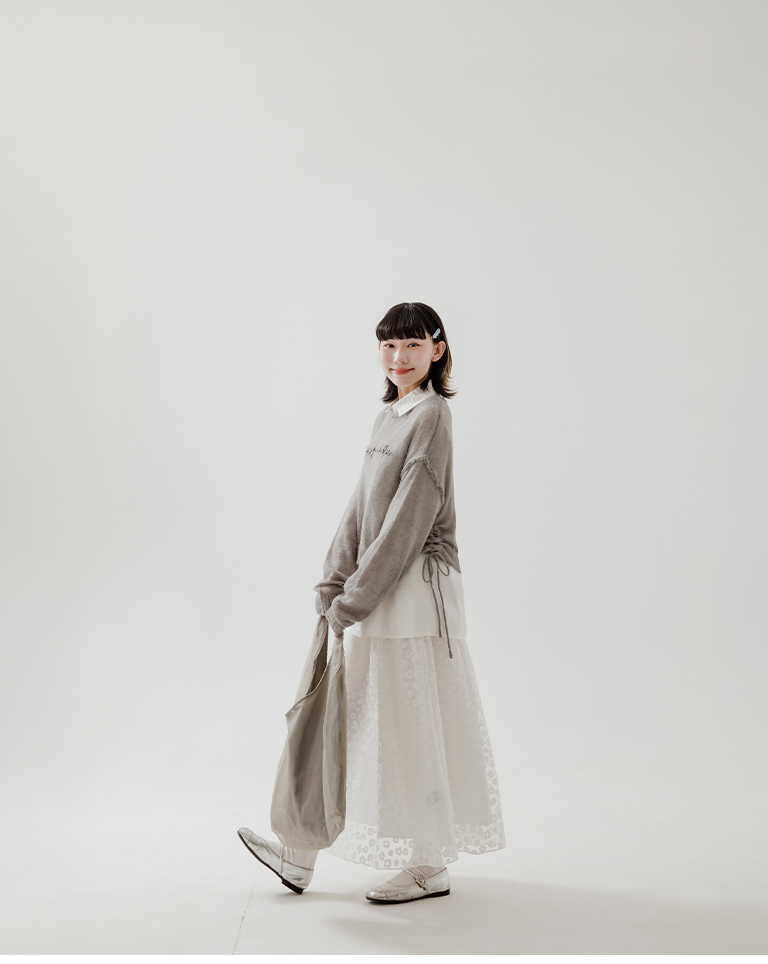 ヘムドローストリングロゴニットトップス 3色展開