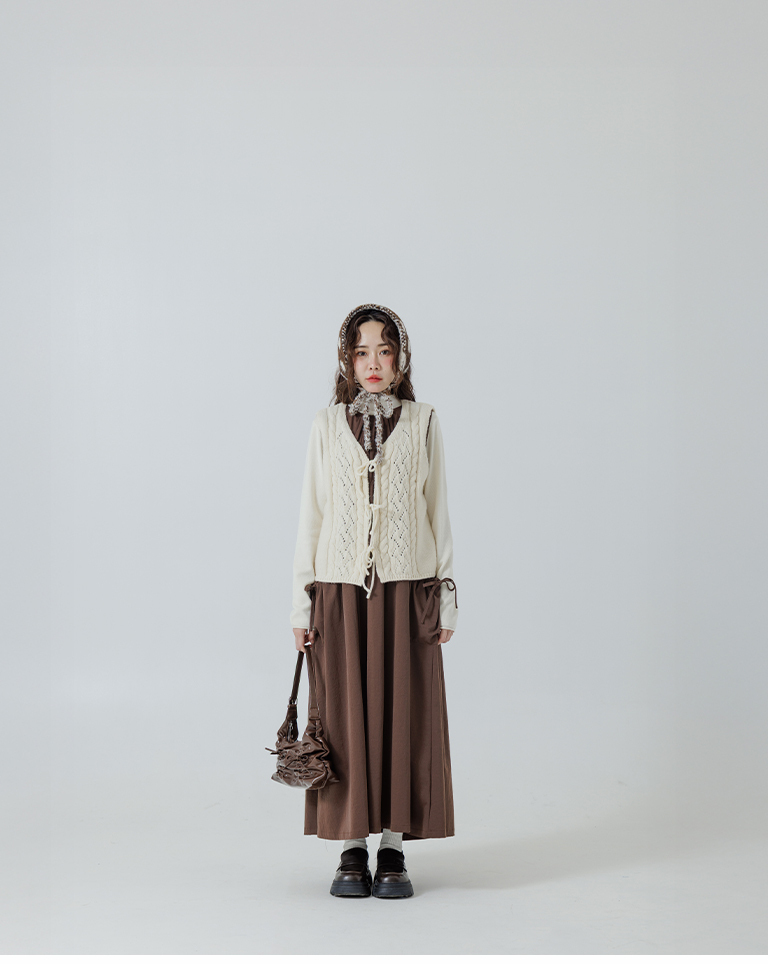 ケーブル透かし編みニットベスト 3色展開