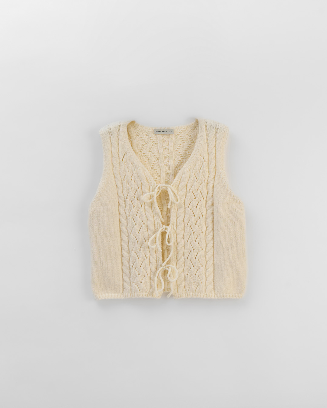 ケーブル透かし編みニットベスト 3色展開