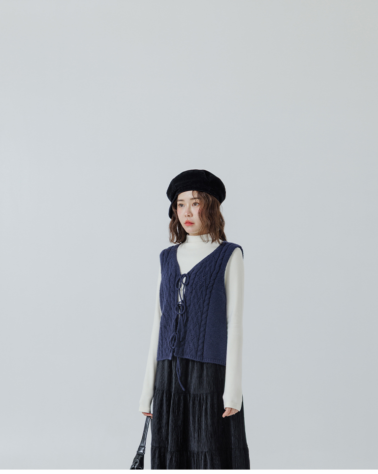 ケーブル透かし編みニットベスト 3色展開
