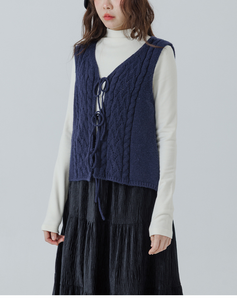 ケーブル透かし編みニットベスト 3色展開