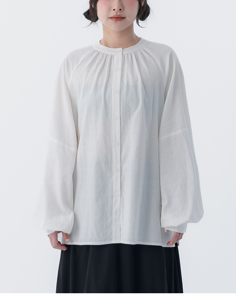 ジャカードラウンドネックパフスリーブシャツ