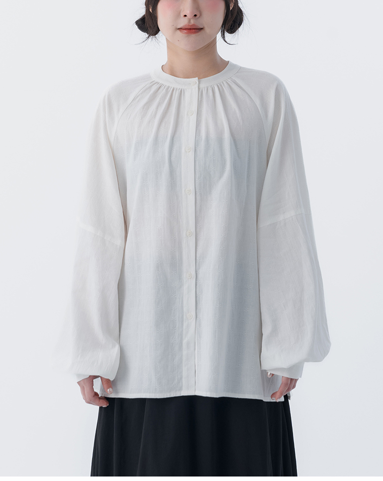 ジャカードラウンドネックパフスリーブシャツ