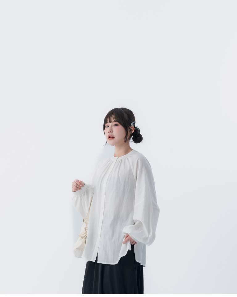 ジャカードラウンドネックパフスリーブシャツ