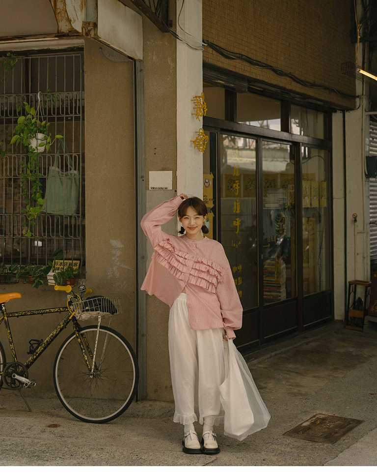 フリルストライプバンドカラーシャツ 2色展開