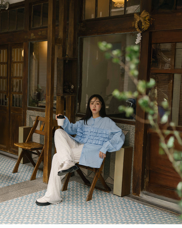 フリルストライプバンドカラーシャツ 2色展開