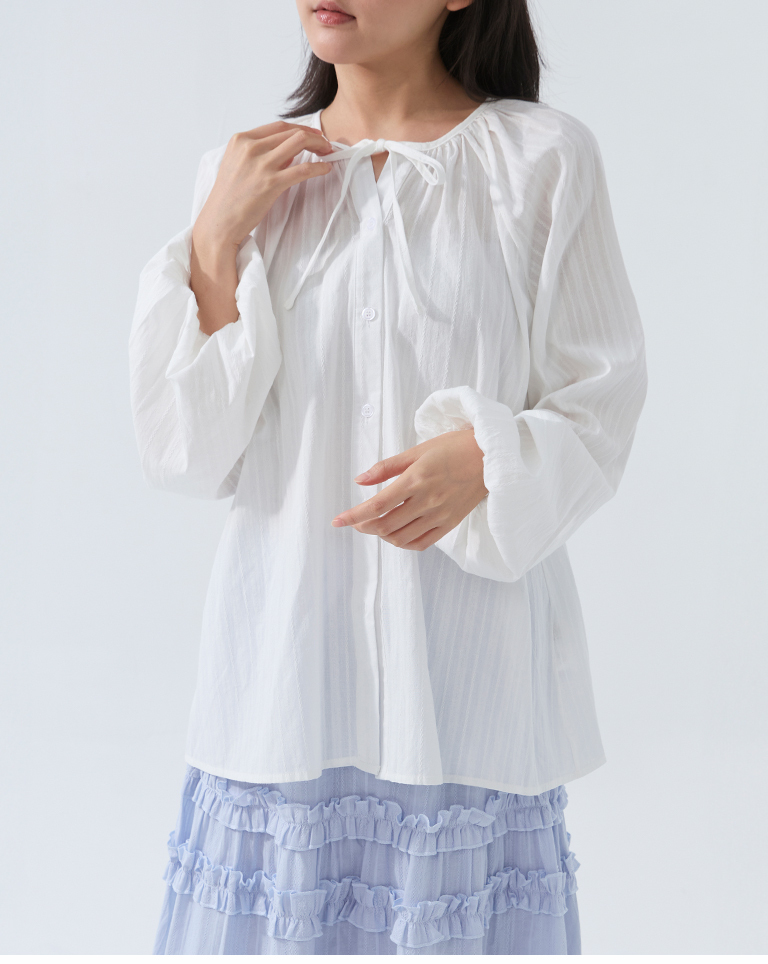 クルーネックリボンシアーブラウス