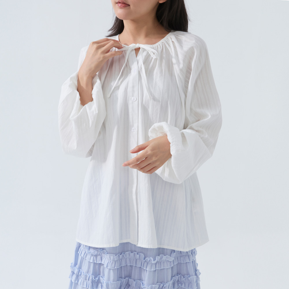 クルーネックリボンシアーブラウス