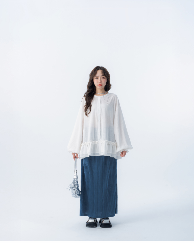 フリル裾ラウンドネックシャツ 2色展開