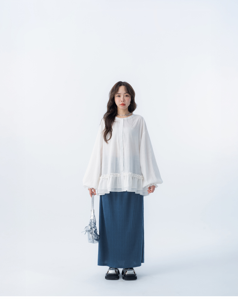 フリル裾ラウンドネックシャツ 2色展開