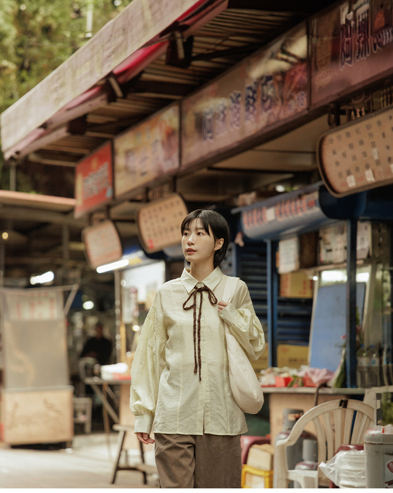 春1尚未收到---ギャザースリーブシアーシャツ 3色展開