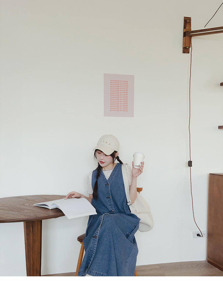 Vネックフロントボタンデニムワンピース