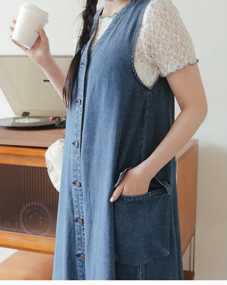 Vネックフロントボタンデニムワンピース