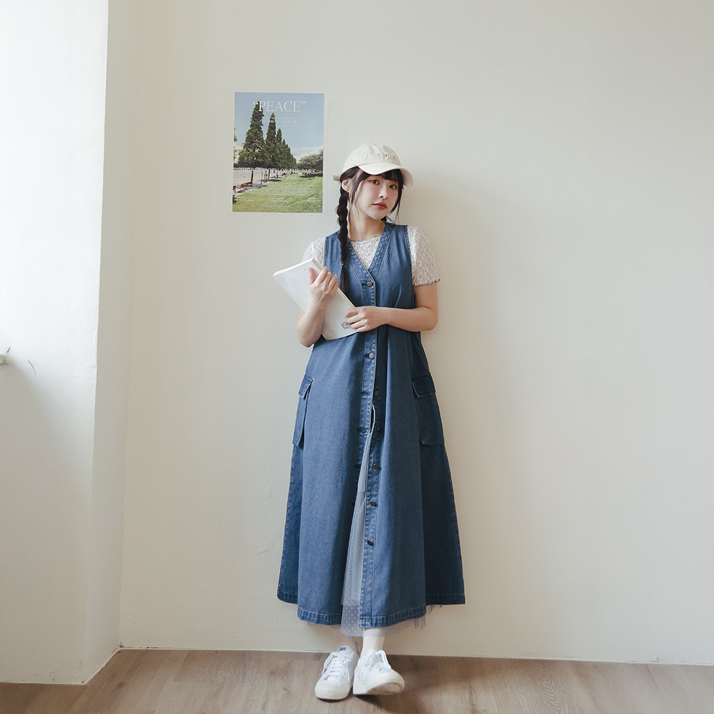 Vネックフロントボタンデニムワンピース