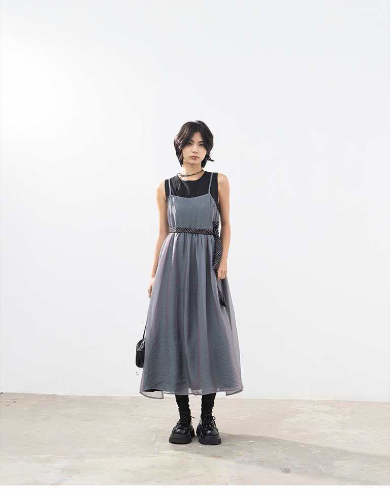 微光沢シアーキャミワンピース 2色展開