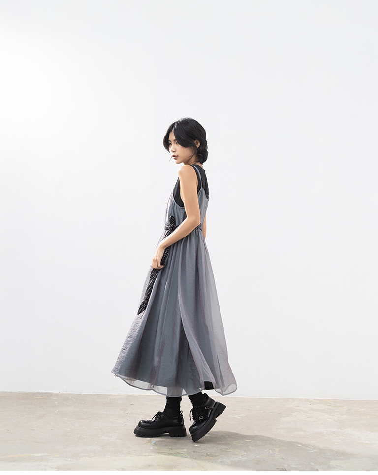 微光沢シアーキャミワンピース 2色展開